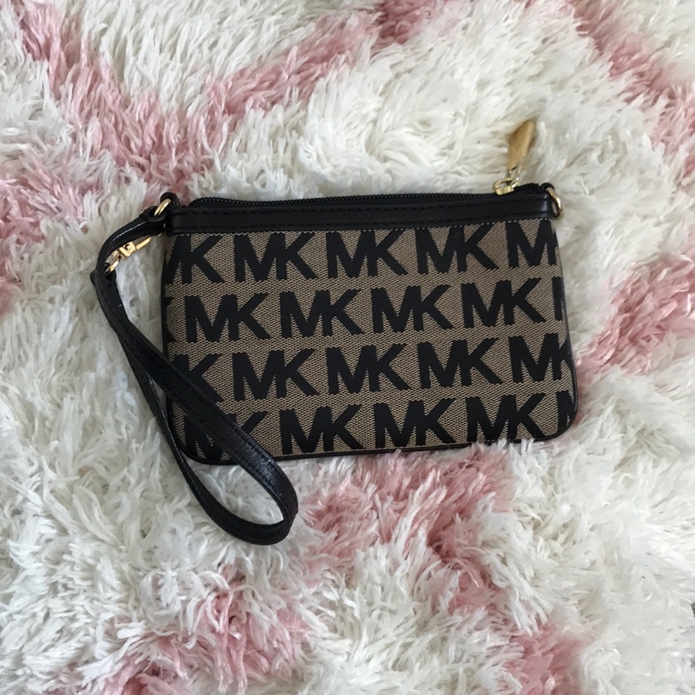 Michael Kors wristlet
